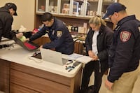 Detienen a un hombre por presunta venta de material de abuso infantil