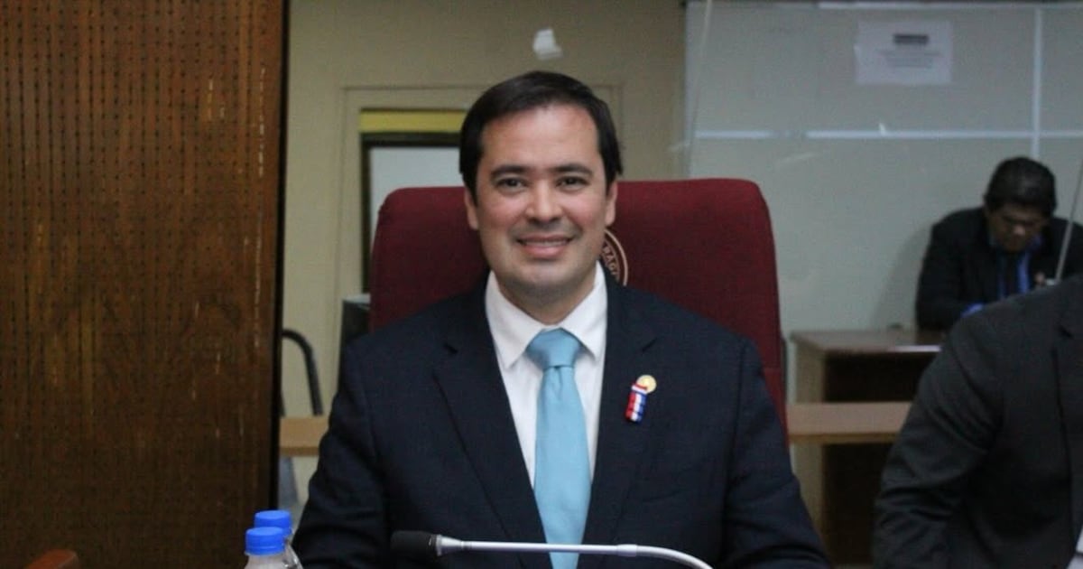 Diputado califica de irresponsable el pánico financiero generado por informe del BCP