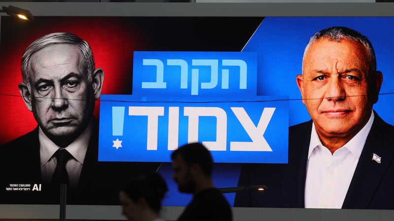 Los candidatos a primer ministro de Israel: Benjamin Netanyahu (i) y Gadi Eisenkot (d).