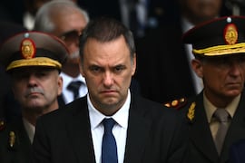Adorni admite dólares ocultos y desata furia política