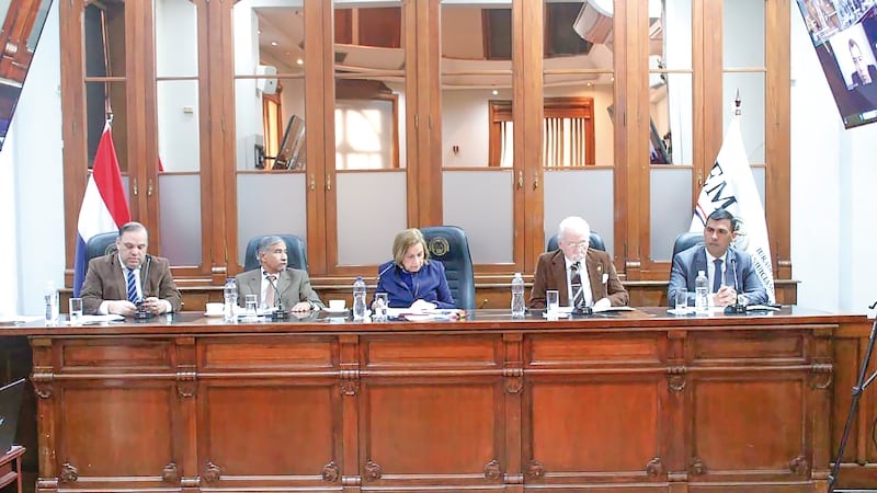 El pleno del Jurado de Enjuiciamiento de Magistrados resolvió abrir una investigación preliminar a la fiscala Alejandra Vera.