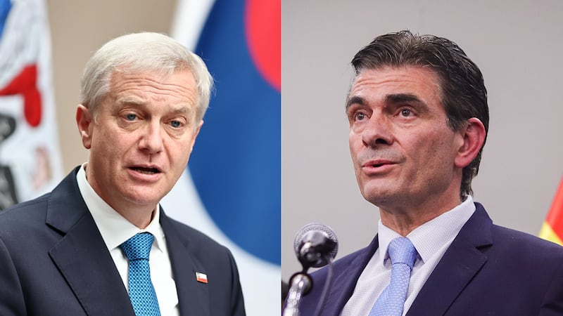 Combo de fotografías de archivo del presidente de Chile, José Antonio Kast (i), y su par de Bolivia, Rodrigo Paz. La visita oficial de Kast a La Paz para repasar junto a Paz, asuntos de la agenda común supondrá un hito en la compleja relación bilateral entre ambos países, que ha tenido altibajos y que ha estado marcada sobre todo por la centenaria reclamación marítima boliviana.
