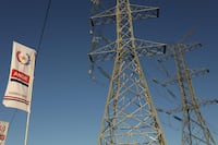 ANDE renueva la red eléctrica para mejorar el servicio en Oviedo