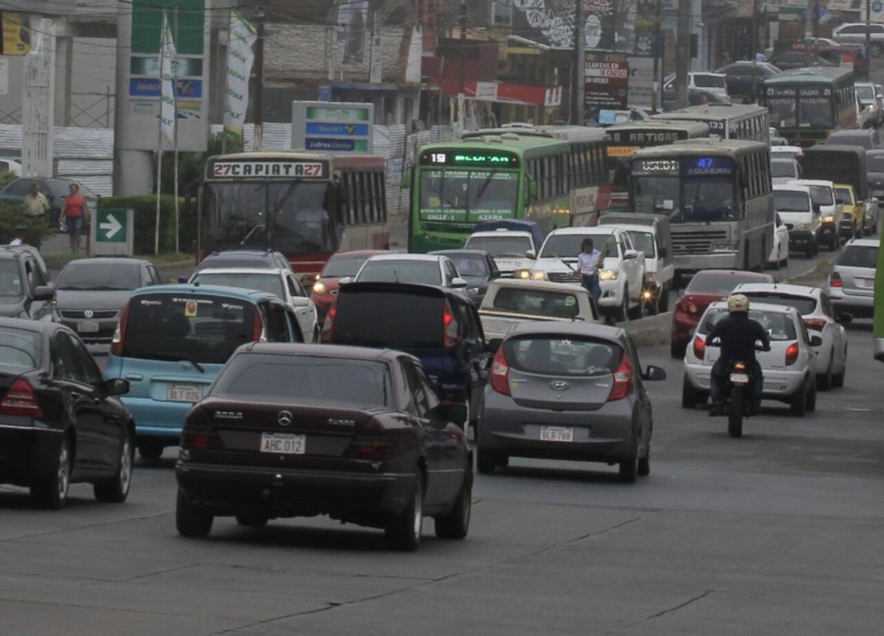 Florentín Jiménez lamentó que la deficiencia de un servicio de transporte público de calidad se evidencia con una mayor saturación de vehículos particulares en circulación.