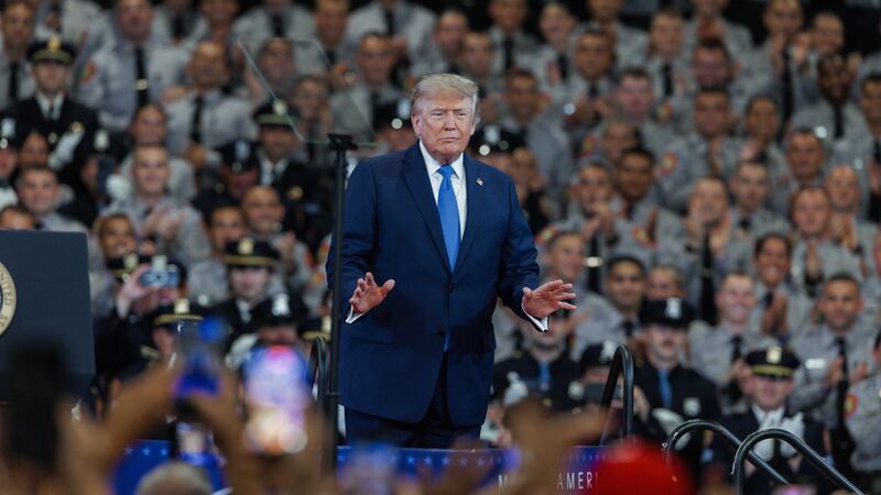 Donald Trump durante un acto público en Garden City, Long Island, New York.