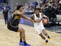Contundente triunfo de Olimpia sobre Colonias para adelantarse en la serie