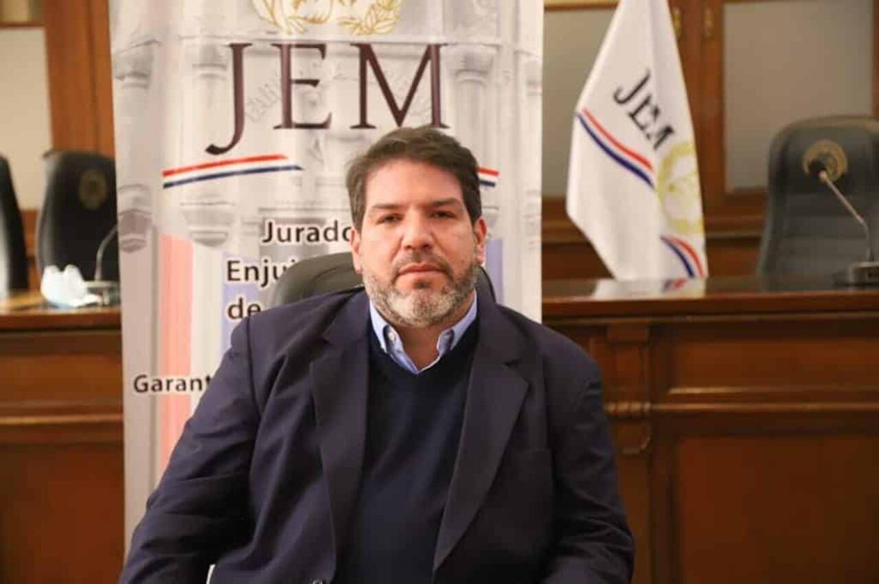 La iniciativa fue impulsada por los diputados Rodrigo Blanco y Antonio Buzarquis, y acompañada por los padres de la joven.