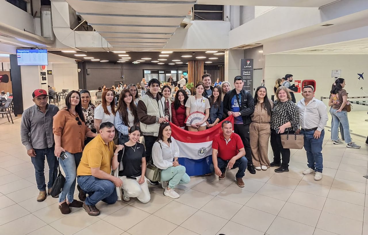 Estudiantes paraguayas compiten en mundial de robótica en Corea