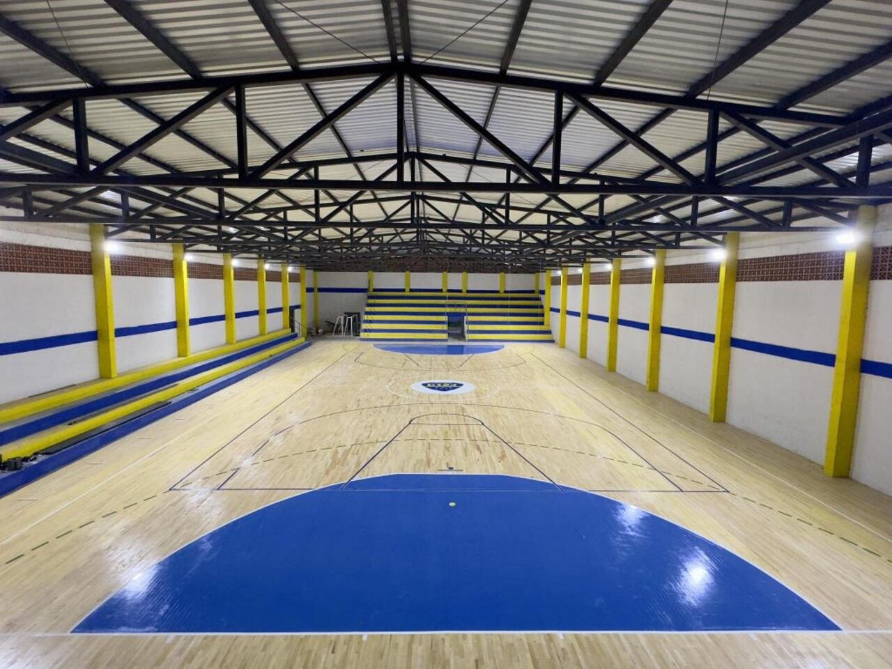El moderno polideportivo se encuentra en su etapa final y sería entregado esta semana.