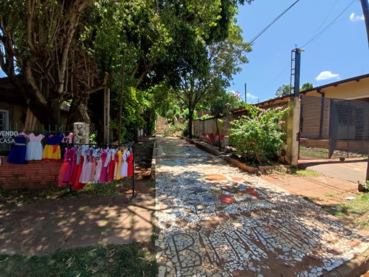El Paseo de los Enamorados, en el barrio San Pedro, luce limpia y atractiva para la celebración del Día de San Valentín, el próximo 14 de febrero.