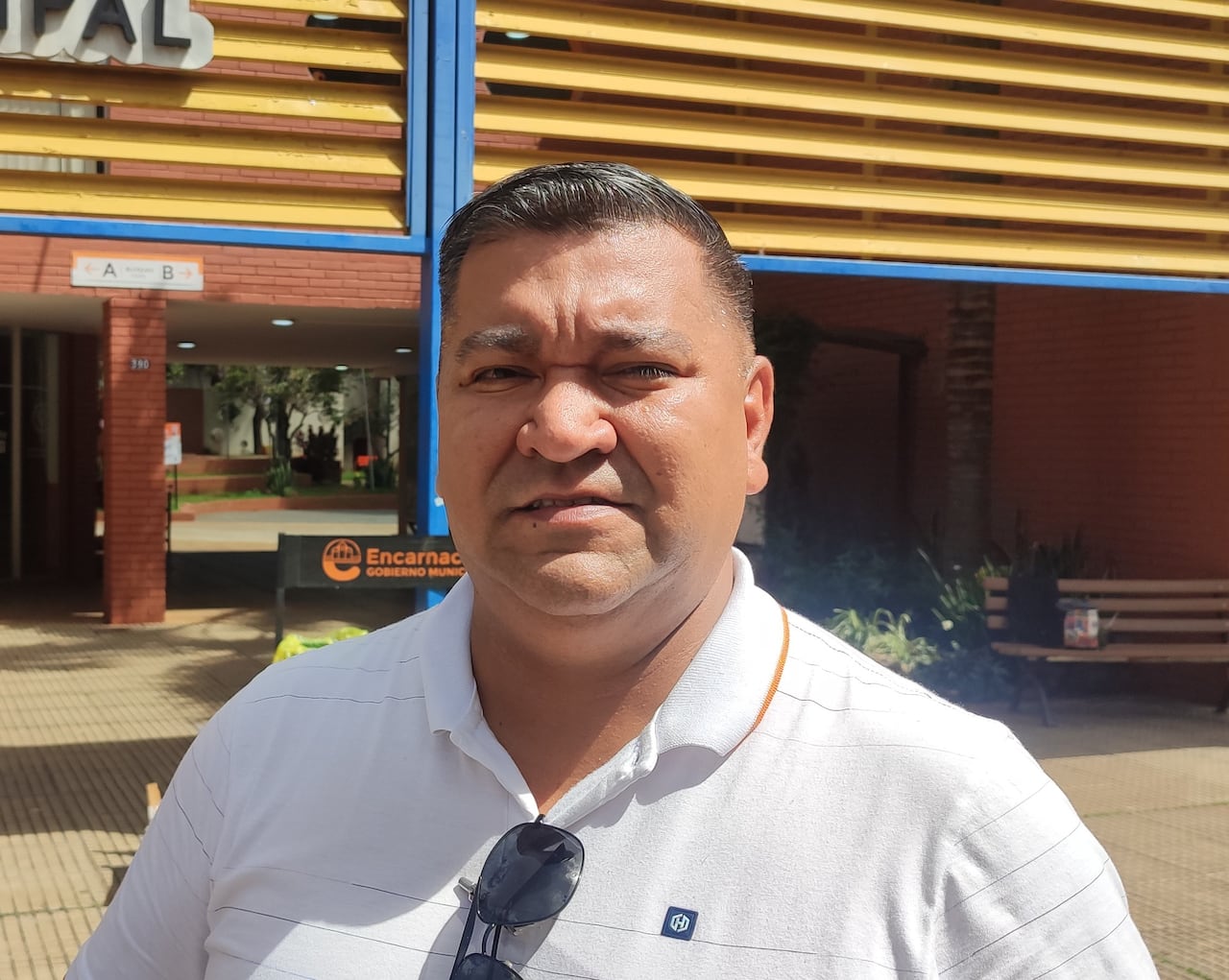 Jorge Argüello, propietario se la empresa que reclama G. 153 millones por taúdes y servicios de sepelio a la Comuna encarnacena.