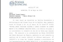 Juez ordena embargo al banco Atlas en causa judicial por lavado de dinero