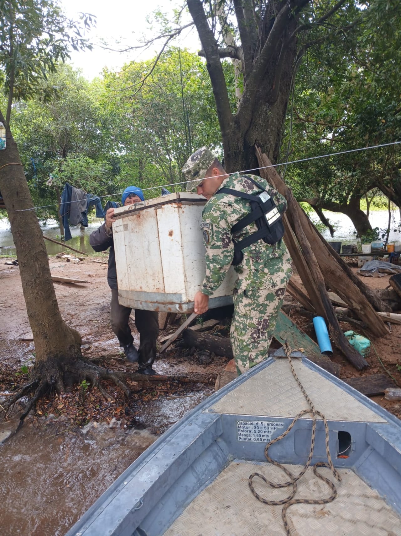 Crecida en Ñeembucú: evacúan a familias en Playa Boca Guasú, Cerrito