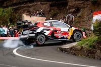 Ogier resiste presión y Solberg acecha al final
