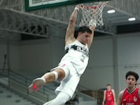 Olimpia Kings impuso su jerarquía y derrotó a Félix Pérez