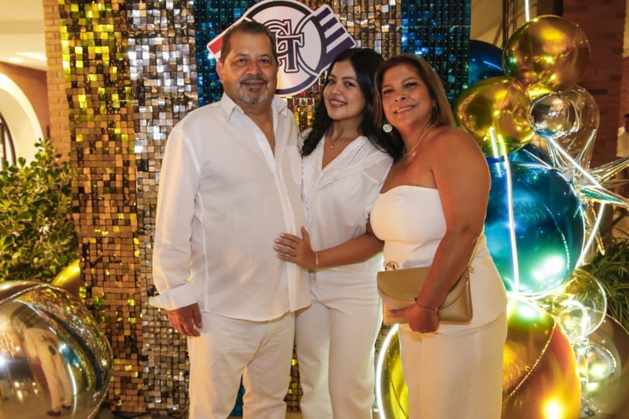 Evaristo Martínez, Berenice Martínez y María Elena Mann.
