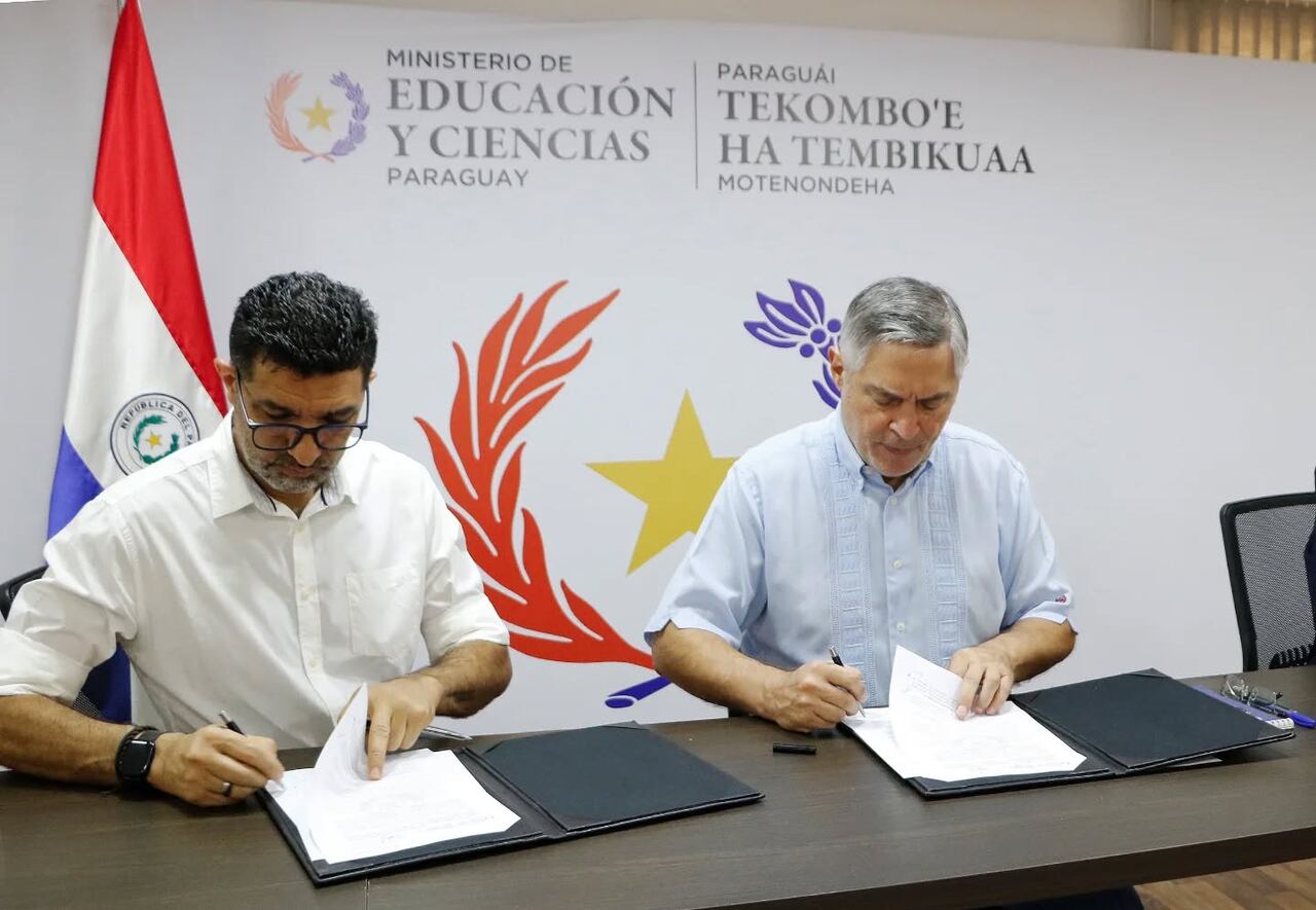 La alianza firmada por la Asociación de Padres de la Orquesta de Instrumentos Reciclados de Cateura tendrá vigencia hasta el 31 de diciembre del 2028 y contempla la creación de un sistema de coordinación interinstitucional que incluirá capacitación a docentes, creación de una aplicación y competencia estudiantil.
