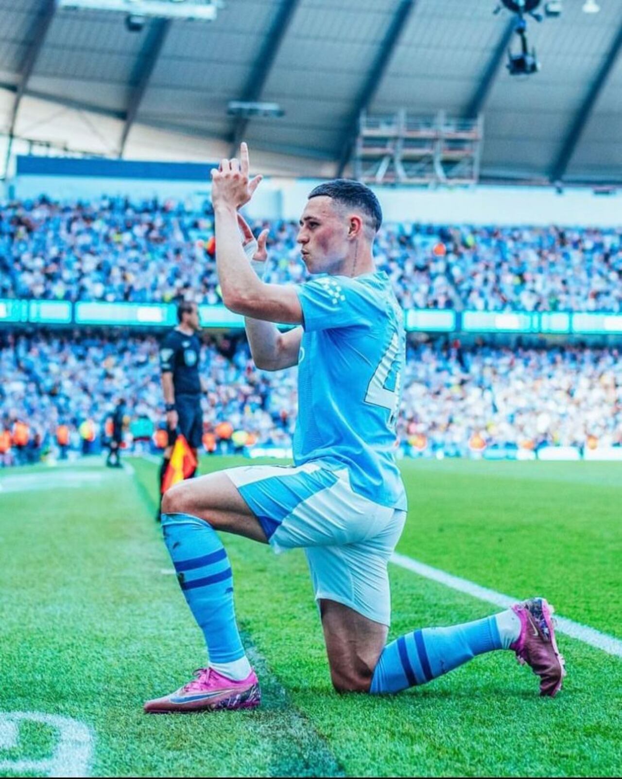 Phil Foden y su festejo tradicional luego del primer gol.Foto: Manchester City