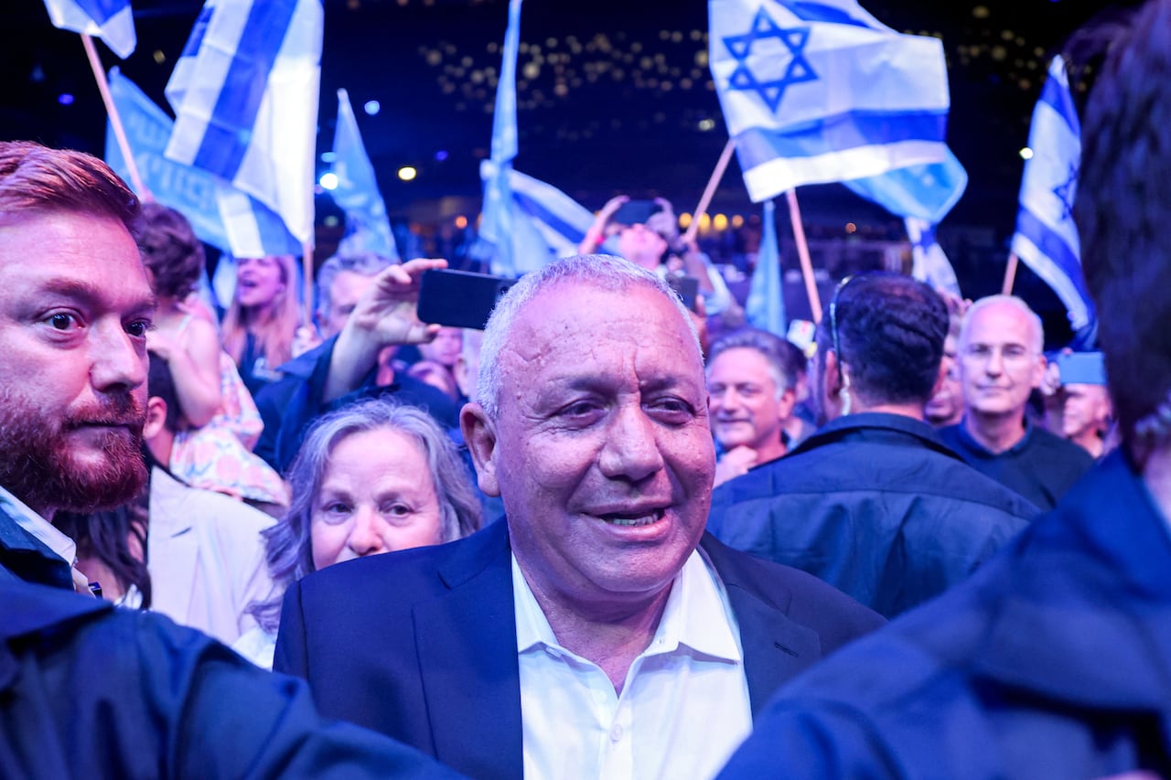 El líder opositor, Gadi Eisenkot, durante la campaña electoral en Israel.
