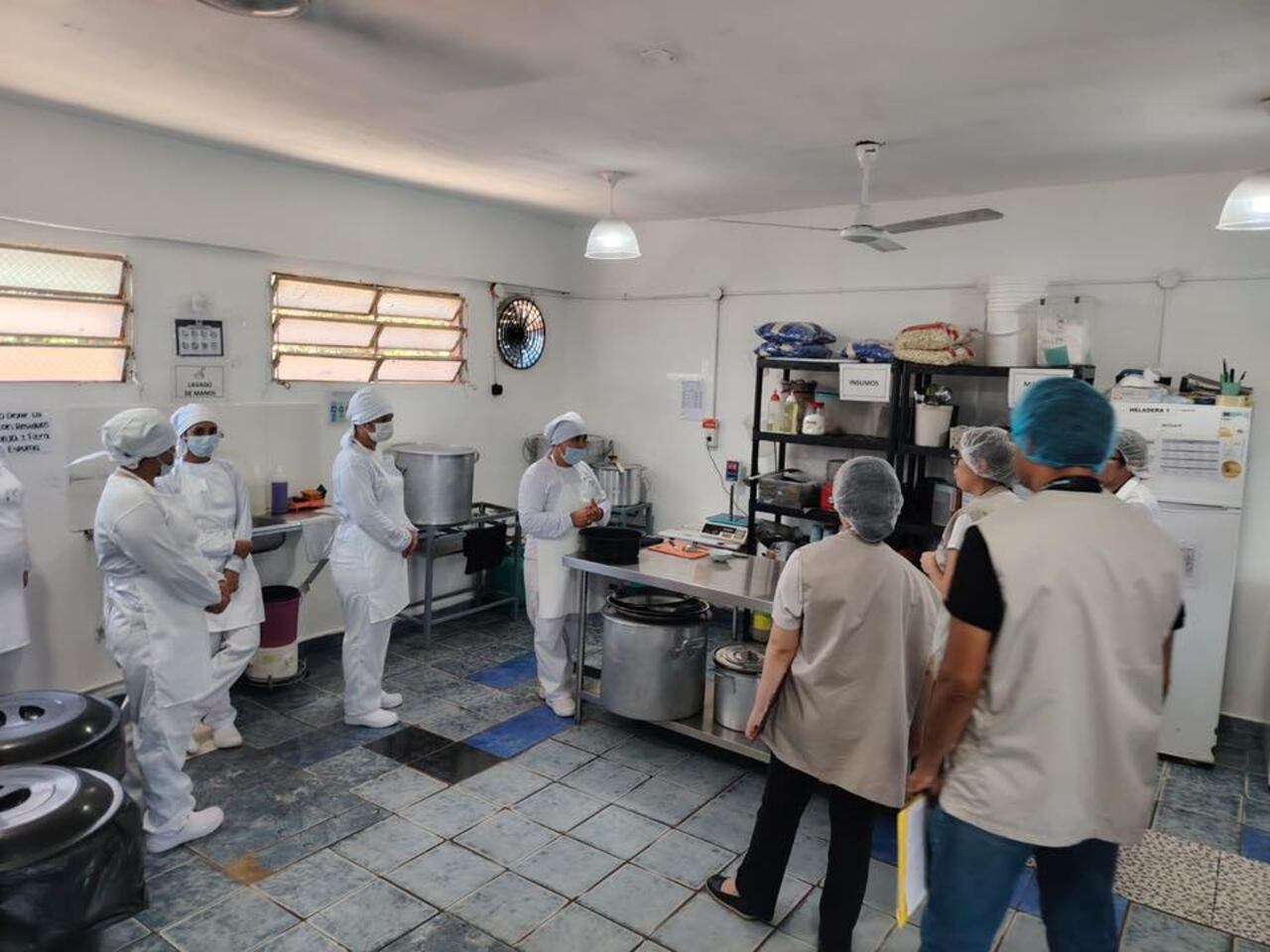La concentración del programa de alimentación escolar en una sola institución puede facilitar los controles y reducir las posibilidades de irregularidades.