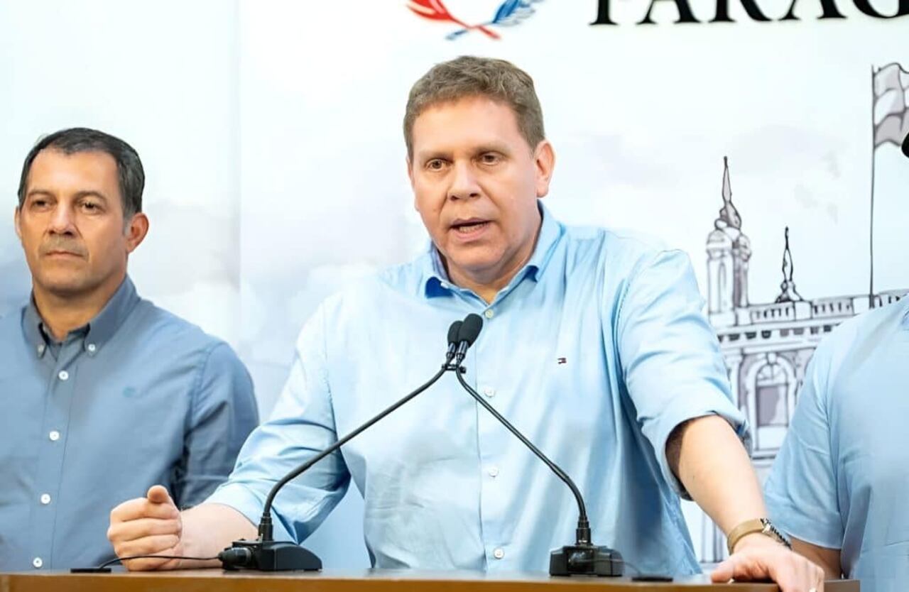 Añadió que, a pesar del retraso, la empresa catarí mantiene su compromiso de entrega.