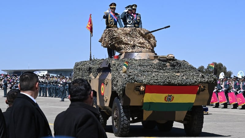 Parte de las Fuerzas Armadas de Bolivia durante un acto público en el aniversario de Independencia.