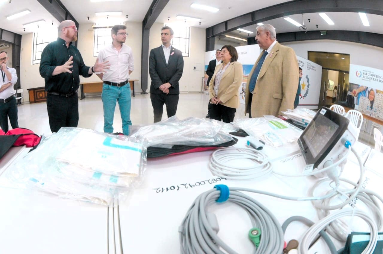 Equipan ambulancias con tecnología de terapia intensiva móvil