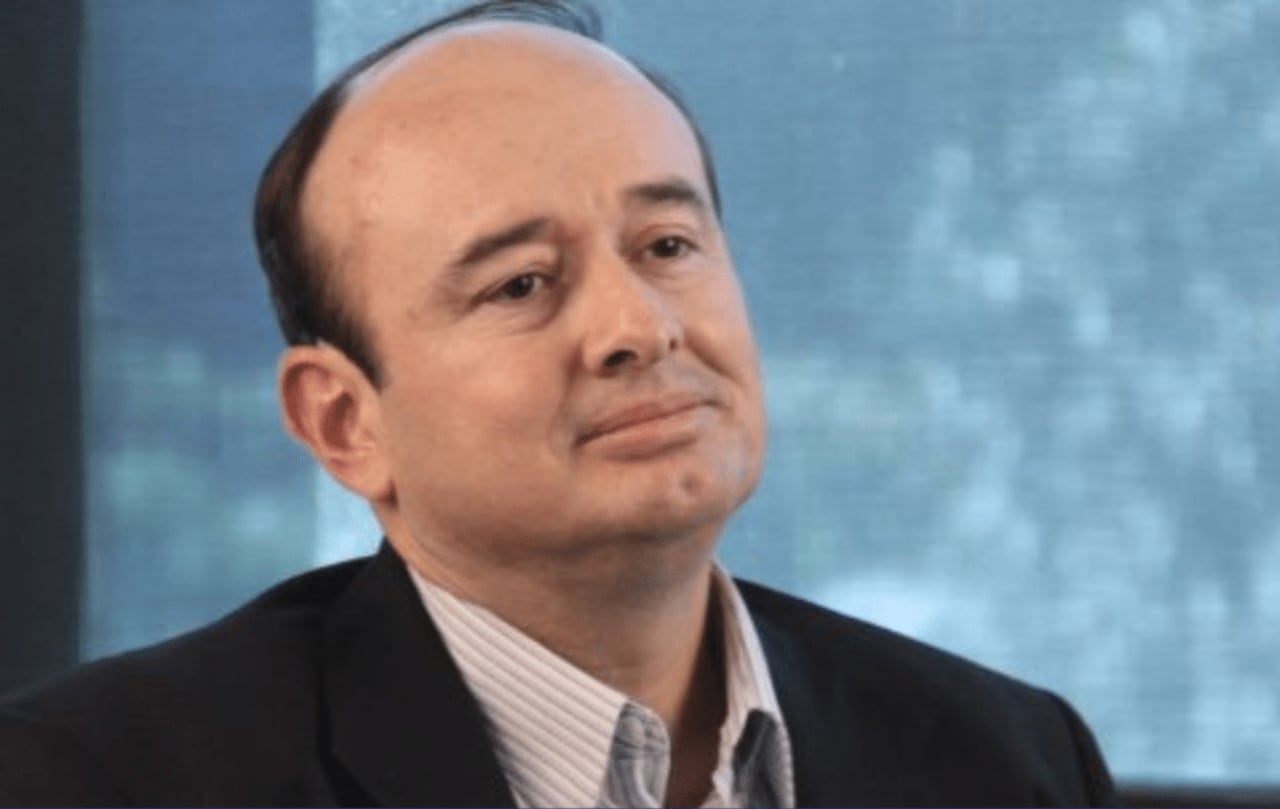 "Debemos simplificar trámites y ofrecer incentivos claros para que lasempresas elijanParaguay sobre otros países de la región", señaló.