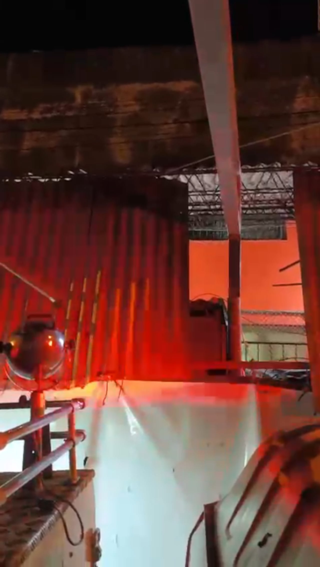 La obra pretende renovar todo el techo del centro comercial.