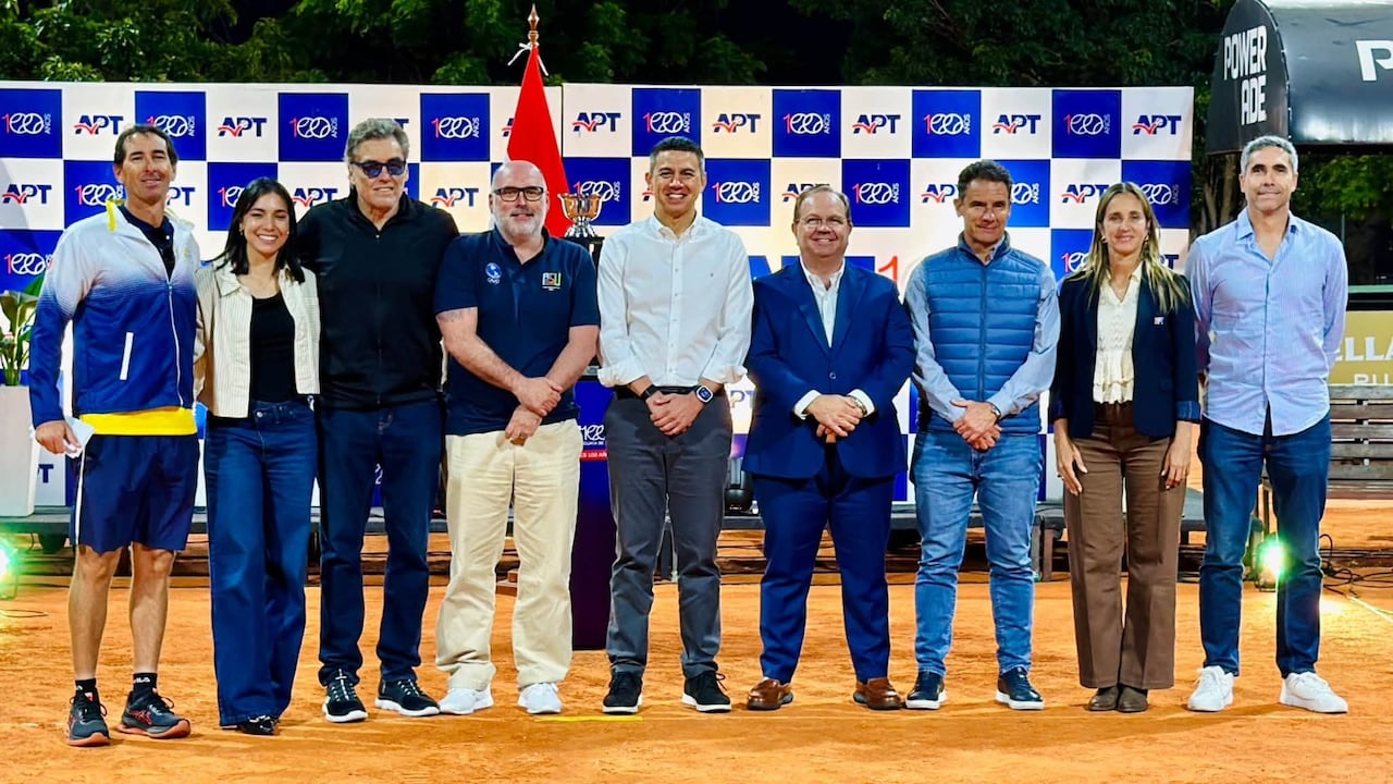 Directivos presentes en la inauguración del renovado Torneo Interclubes.
