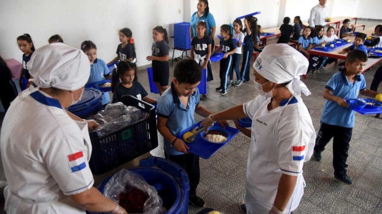 No se brindaron detalles sobre la cantidad de alumnos que no accedierona a la alimentación escolar.