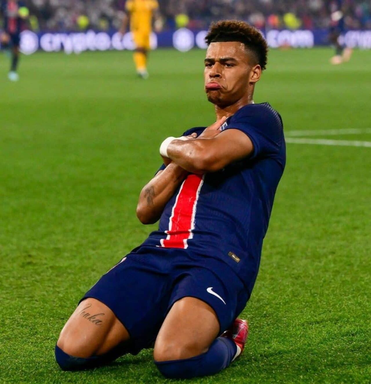 Désiré Doué, gran figura del encuentro con dos goles anotados.