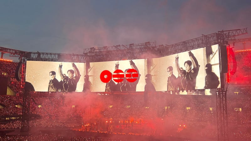 El grupo surcoreano BTS ofreció un show apabullante en Baltimore, Estados Unidos. Más de 70.000 personas de todas las edades fueron parte del evento que incluido en su gira mundial Arirang.
