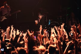 Dillom presentó su nuevo álbum con tres conciertos gratuitos en un solo día en Buenos Aires