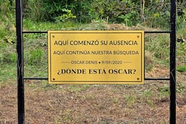 Placas conmemorativas recuerdan cada año sin noticias de Óscar Denis