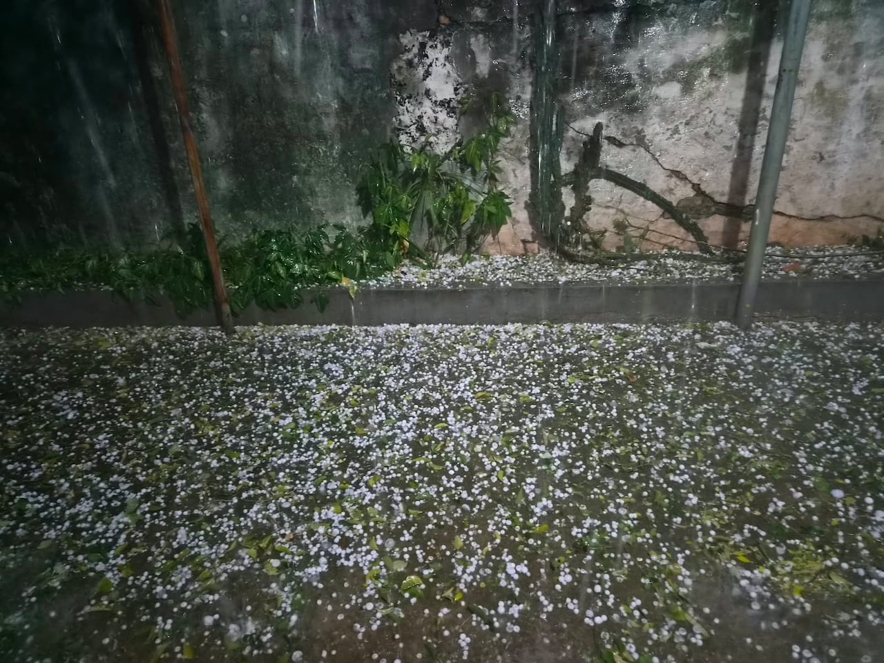 Reportan intensa granizada en Asunción