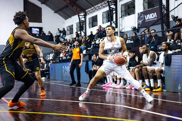 Triunfo clave de Olimpia de cara a los play-offs