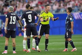 El VAR y una jugada que podría valer su permanencia en la Copa del Mundo