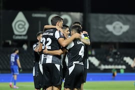 Un solo gol bastó para cantar ¡victoria! y tomar la punta del Clausura