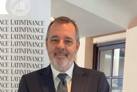 LatinFinance premió a Carlos Carvallo por su gestión frente al Banco Central