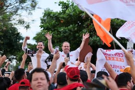 Camilo Pérez marcha en Barrio Obrero con miras a las internas del domingo