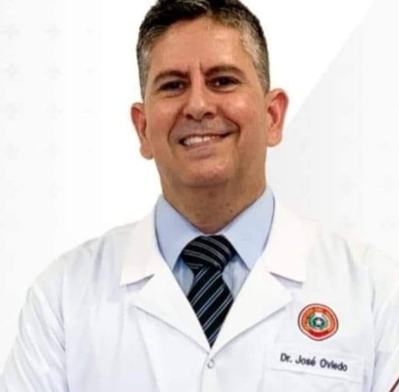 Dr. José Alfredo Oviedo Villalba, Jefe del Servicio de Neumología del IPSExpresidente de la Sociedad Paraguaya de Neumología