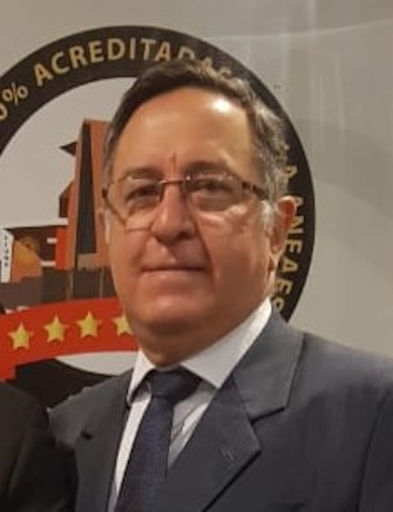 El libro fue escrito por el Soberano Gran Inspector Carlos E. Levi B.