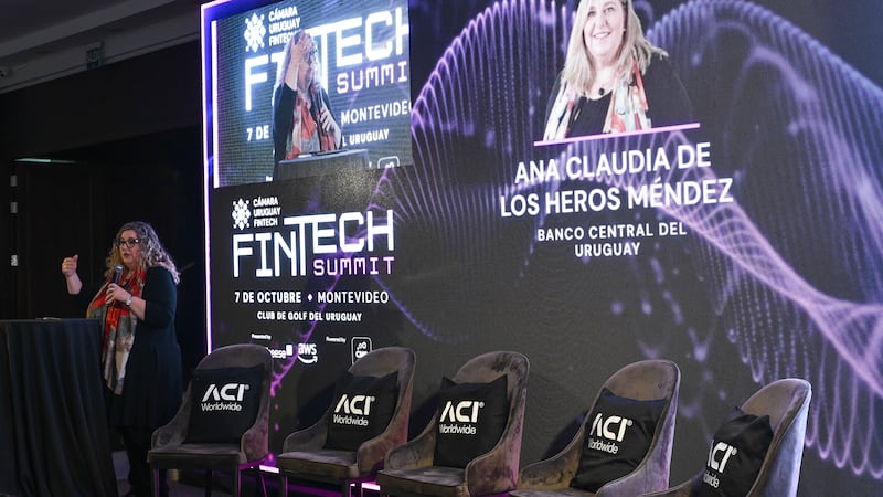 La vicepresidenta del Banco Central de Uruguay, Ana Claudia de los Heros, habla en la presentación del primer Mapa Fintech del país en un evento organizado por la Cámara Uruguay Fintech este miércoles, en Montevideo (Uruguay).