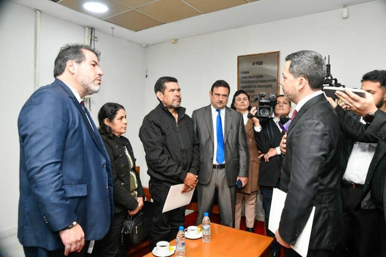 La iniciativa fue impulsada por los diputados Rodrigo Blanco y Antonio Buzarquis, y acompañada por los padres de la joven.