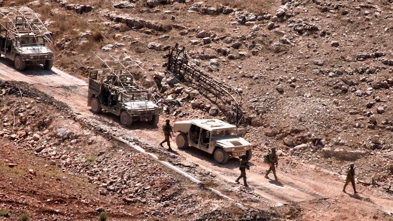 Ejército de Israel patrulla la frontera con el Líbano desde donde el grupo Hezbolá lanza con frecuencia sus ataques.