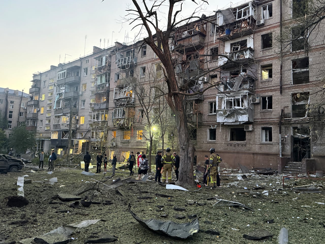 Edificio dañado por los bombardeos rusos en la región ucraniana de Zaporiyia. (AFP).