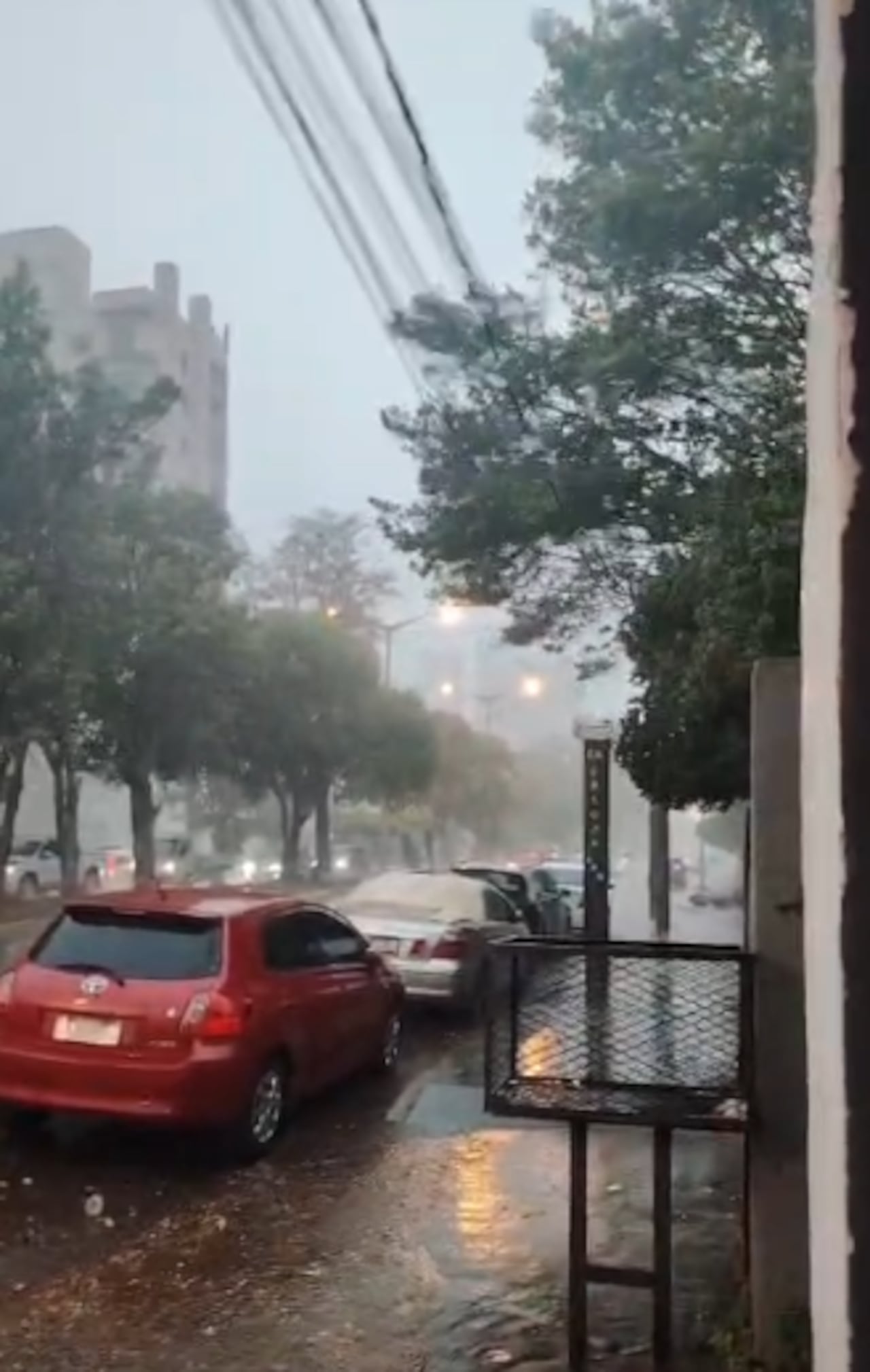 Según los primeros reportes oficiales, Ñeembucú e Itapúa son los más afectados.