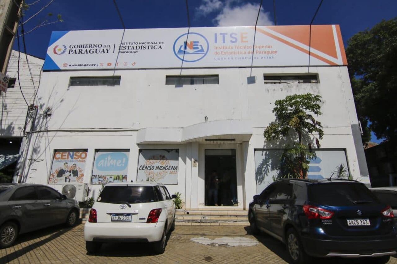 Según lo expuesto por el funcionario, en nuestro país tanto la pobreza multidimensional comola monetaria muestran una tendencia sostenida a la baja.