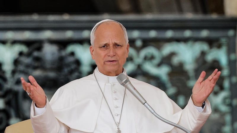 Papa León XIV continúa internado en el hospital Gemelli, de Roma.